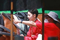 迪麗熱巴龔俊最新爆料,甜蜜互動引粉絲熱議